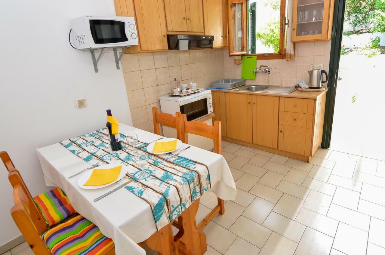Alex-Giannis Apartments, Barbati Bagian luar foto