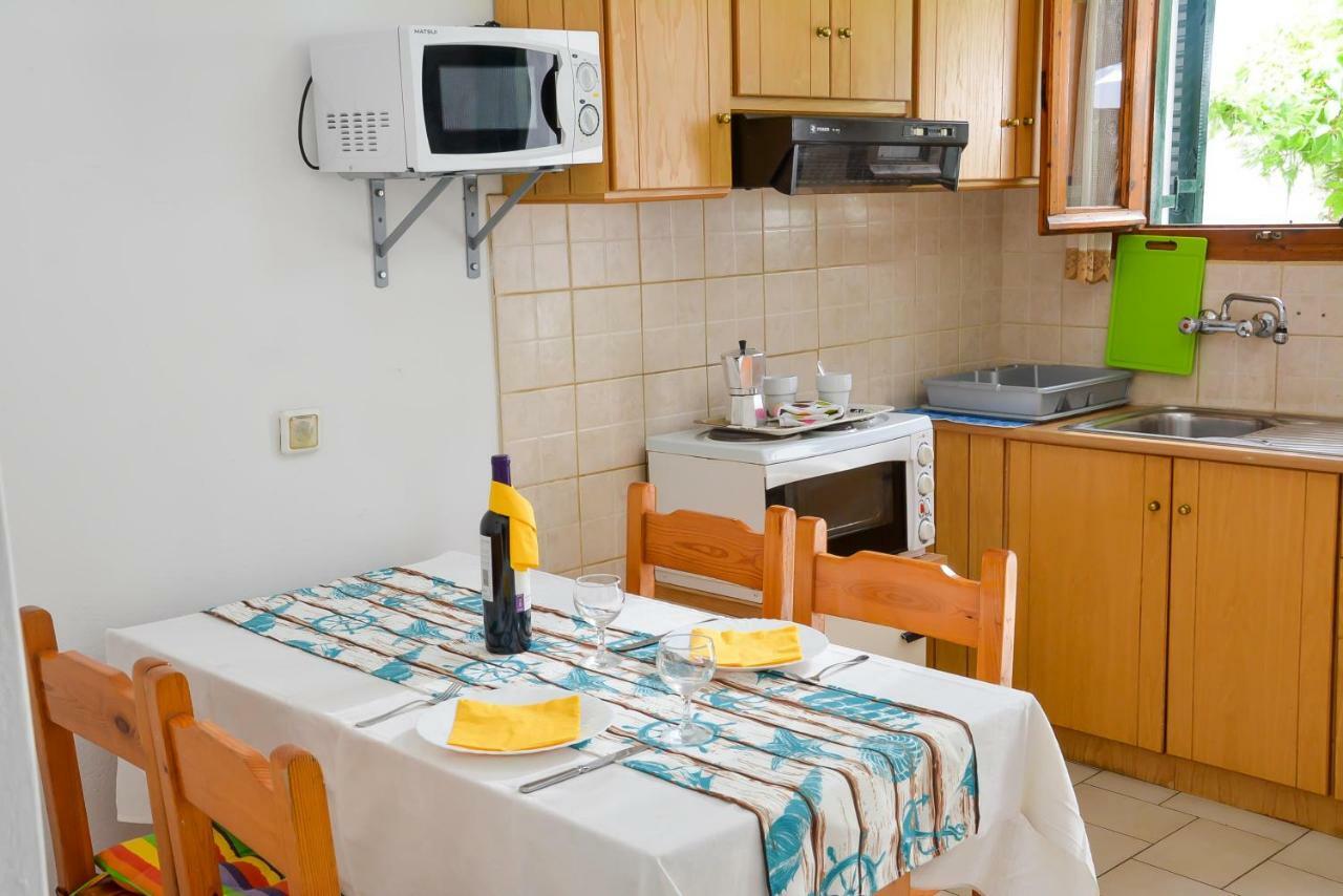 Alex-Giannis Apartments, Barbati Bagian luar foto