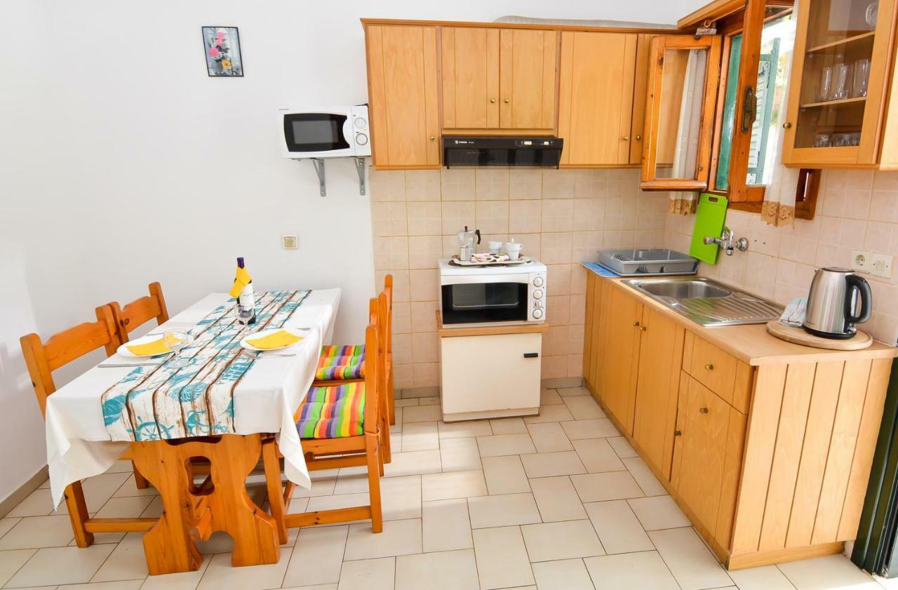 Alex-Giannis Apartments, Barbati Bagian luar foto